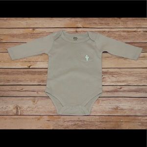Yoga sprout grey long sleeve cactus pocket tee